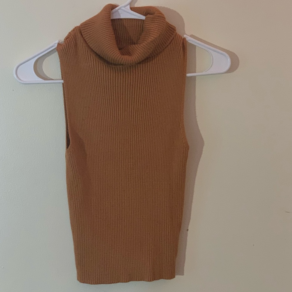 Sleeveless turtleneck sweater Kendall and Kylie
